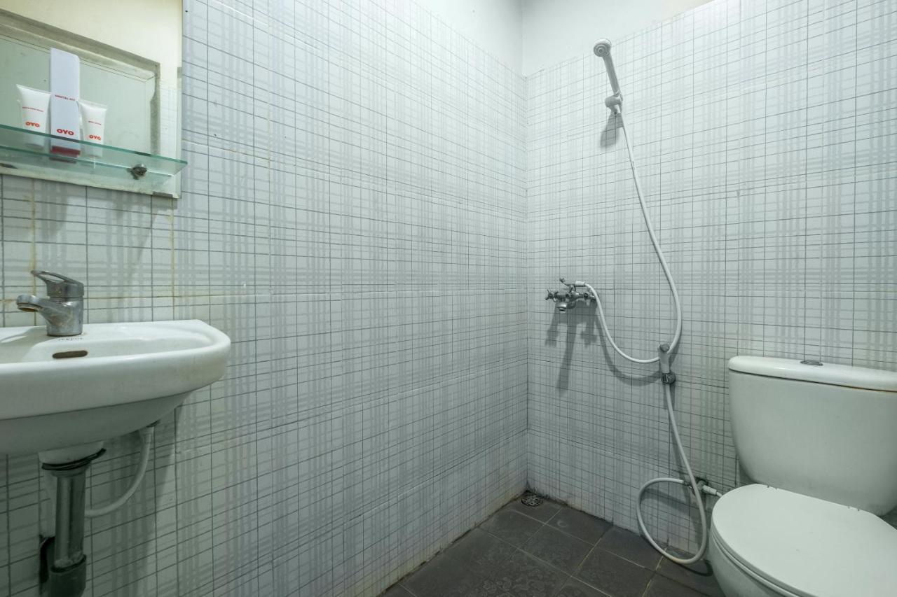 Oyo 1444 Patradissa Stasiun Bandung Hotel Екстериор снимка